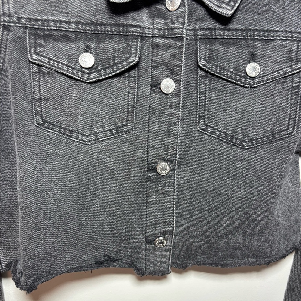 Urban Bliss Black Denim Cropped Jacket - Picture 3 of 7